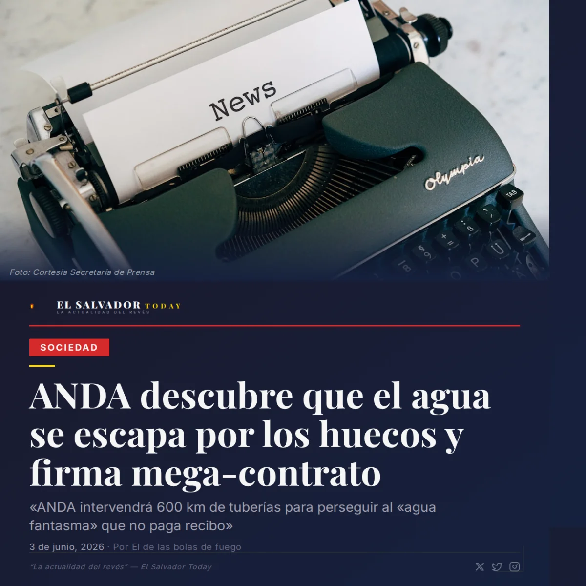 Tubería de ANDA con una fuga evidente mientras funcionarios toman notas con cara de sorpresa